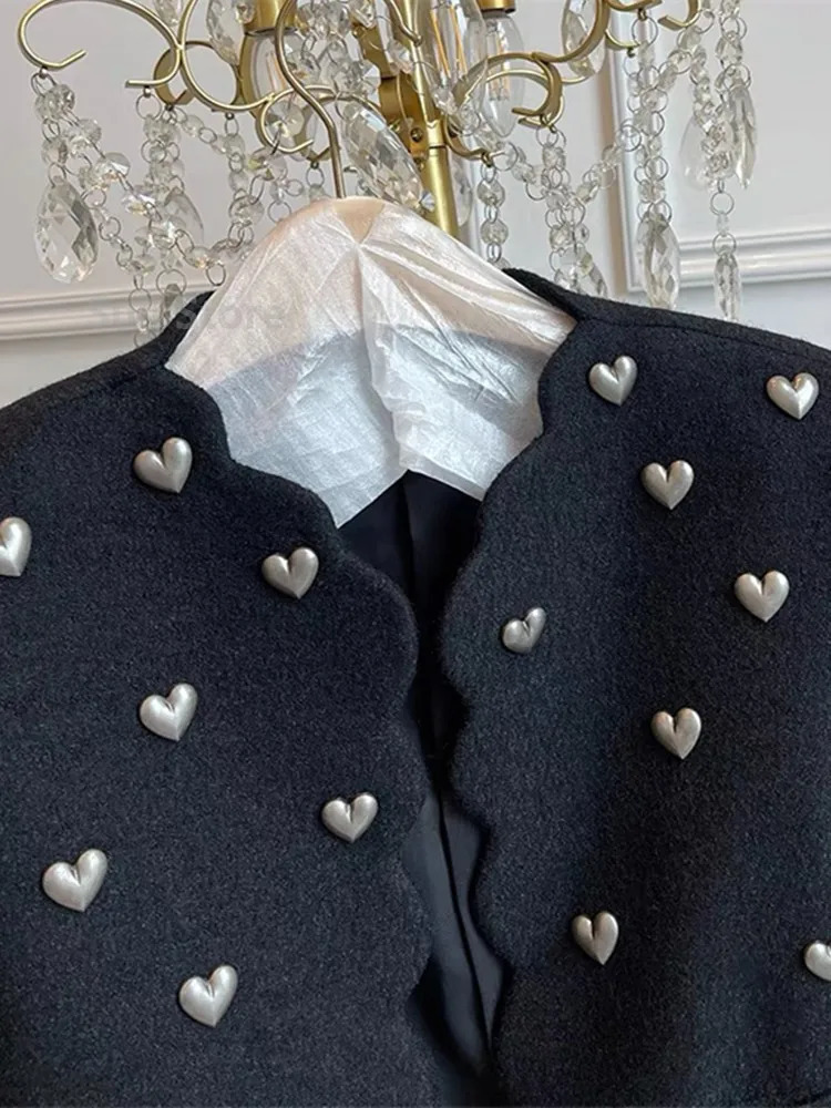 Women's Wool Blends Autumn Winter Fashion Heart Buckle Black Wool Tweed Short Jacket Coat Women Vintage Long Sleeve V Neck Wave Cardigan Outwear 