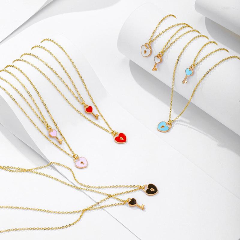 Pendant Necklaces 2 Pcs/set Couple Necklace For Women Romantic Key Lock Heart Golden Link Chain Metal Lovers' Jewelry Gifts
Pendant Necklaces 2 Pcs/set Couple Necklace For Women Romantic Key Lock Heart Golden Link Chain Metal Lovers' Jewelry Gifts