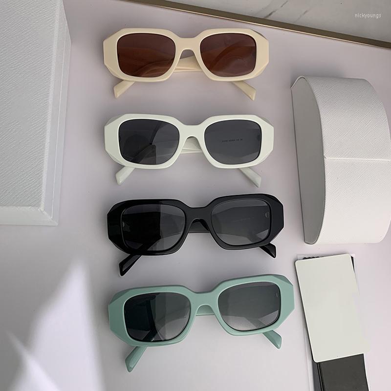Sunglasses For Men And Women Fashion Style Anti-Ultraviolet 17WF Retro Square Plate Full Frame Brand Glasses With Box
Sunglasses For Men And Women Fashion Style Anti-Ultraviolet 17WF Retro Square Plate Full Frame Brand Glasses With Box
