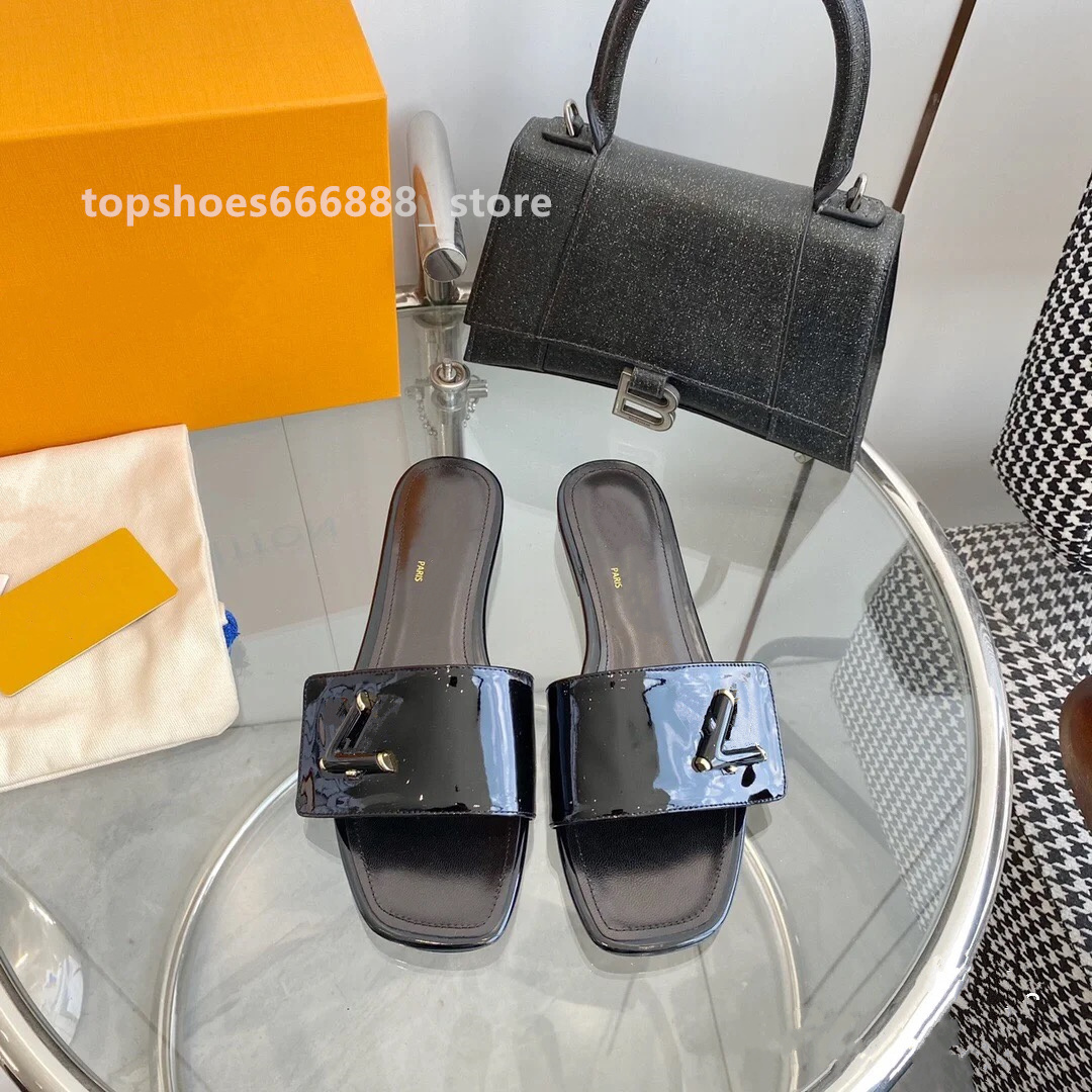 2023 Luxury designer Women's Slippers metal v buckle Paris Women's Sandal summer flat bottom Beach Scuffs Slide Flip Flops Casual shoes vl sandalias, V2 high quality
2023 Luxury designer Women's Slippers metal v buckle Paris Women's Sandal summer flat bottom Beach Scuffs Slide Flip Flops Casual shoes vl sandalias, V2 high quality