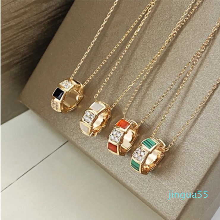 Treasure Home high version snake bone necklace Female white encrusted ruby pendant Serpentine 18k rose gold clavicle chain
Treasure Home high version snake bone necklace Female white encrusted ruby pendant Serpentine 18k rose gold clavicle chain