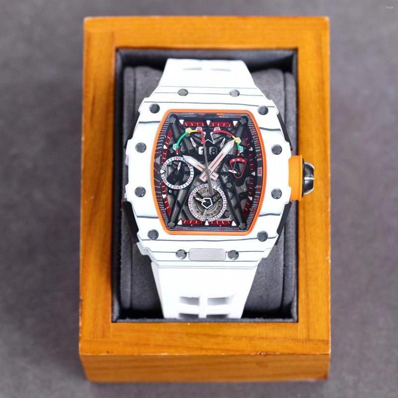 Wristwatches High Quality Men's Sports Automatic Timing Mechanical Watch 40MM White Red Orange Black Carbon Fiber Luminous Dial Sapphire
Wristwatches High Quality Men's Sports Automatic Timing Mechanical Watch 40MM White Red Orange Black Carbon Fiber Luminous Dial Sapphire