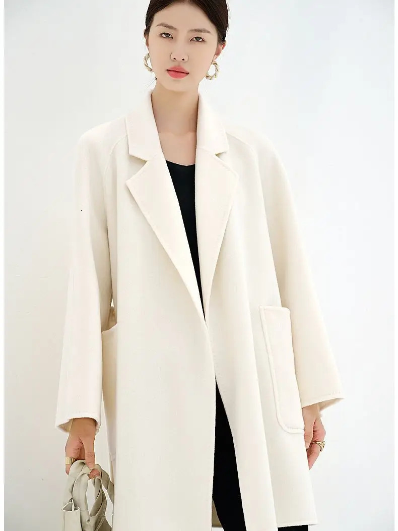 Women's Wool Blends 100% Wool Coat Women Winter Mid length Camel Loose Wool Coat Female Autumn White Lacing Casual Coat Fashion Coat NN502 231114