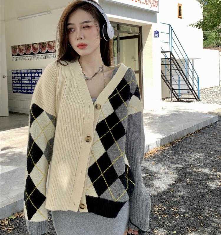 Retro Color Matching Diamond Womens Sweaters Plaid V Neck Soft Glutinous Knitted, Apricot
Retro Color Matching Diamond Womens Sweaters Plaid V Neck Soft Glutinous Knitted, Apricot