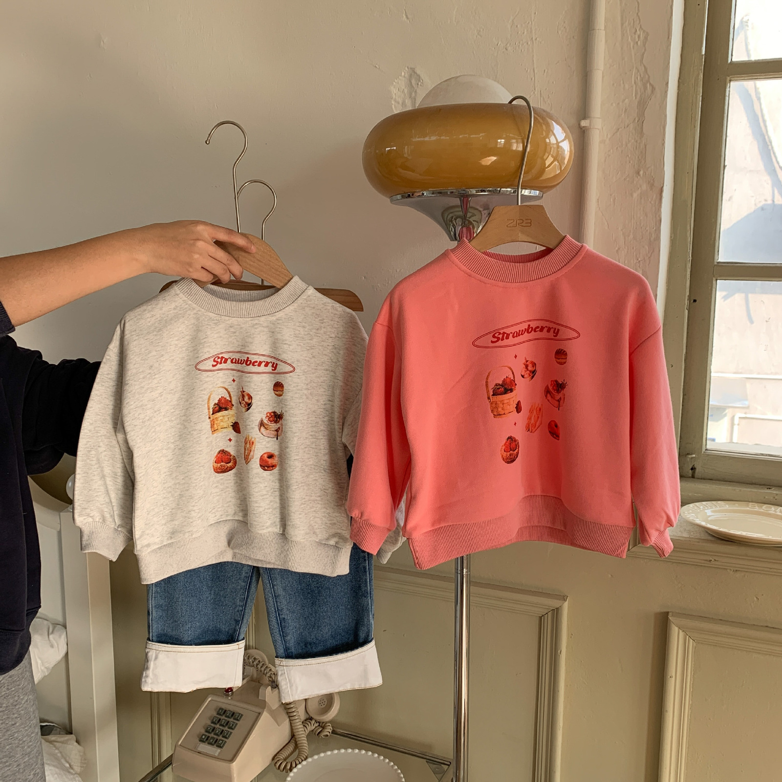 Hoodies Sweatshirts 4706B Children Sweater Spring 2023 Korean Printed Girl's Sports Leisure Pullover Fruit Tops 230413, Pink
Hoodies Sweatshirts 4706B Children Sweater Spring 2023 Korean Printed Girl's Sports Leisure Pullover Fruit Tops 230413, Pink