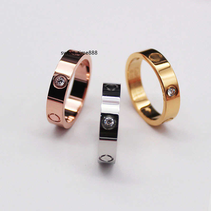 2021 High Polished Classic Design Women Lover Rings 3 Colors Stainless Steel Couple Rings Fashion Design Women Jewelry Wholesale
2021 High Polished Classic Design Women Lover Rings 3 Colors Stainless Steel Couple Rings Fashion Design Women Jewelry Wholesale