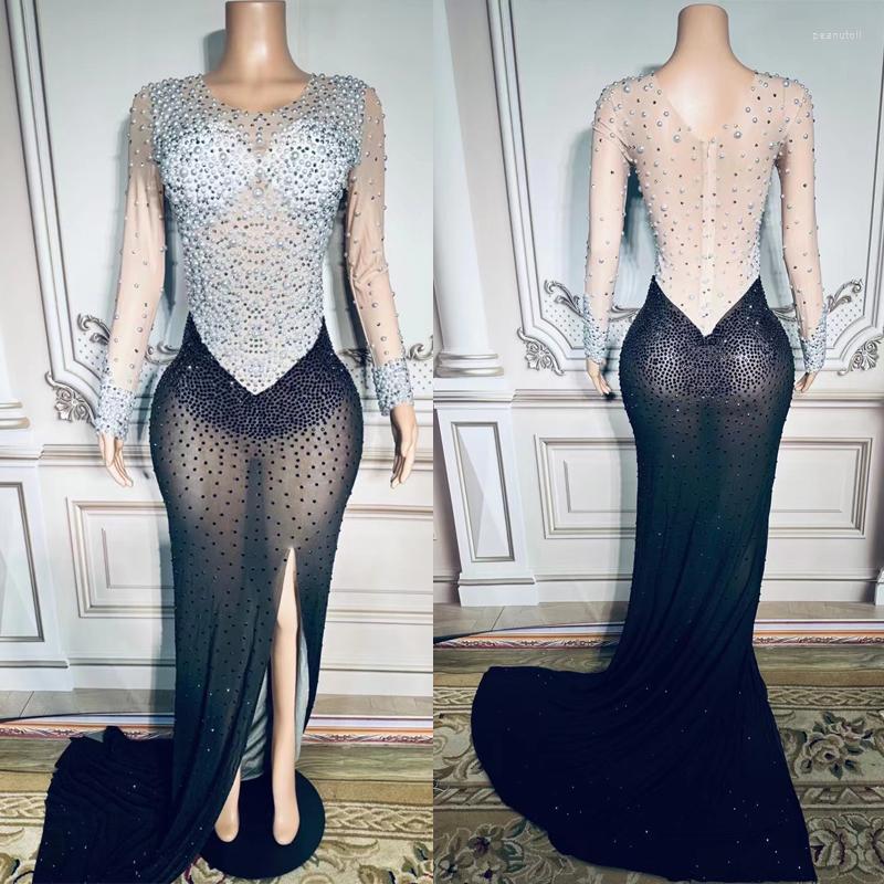 Stage Wear Fashion Pearls Slit Long Dress Women Mesh Rhinestones Evening Dresses Birthday Celebrate Costumes Catwalk Outfit XS6174
Stage Wear Fashion Pearls Slit Long Dress Women Mesh Rhinestones Evening Dresses Birthday Celebrate Costumes Catwalk Outfit XS6174