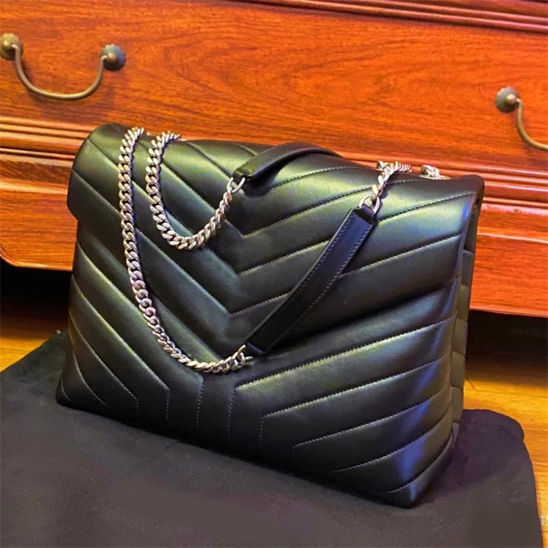 Trendy shoulder bag pillow quilted stitching designer bags LOULOU flip pocket matelasse sac autumn distinctive lady party modern luxurys handbag letters XB019 E23, 2#
Trendy shoulder bag pillow quilted stitching designer bags LOULOU flip pocket matelasse sac autumn distinctive lady party modern luxurys handbag letters XB019 E23, 2#