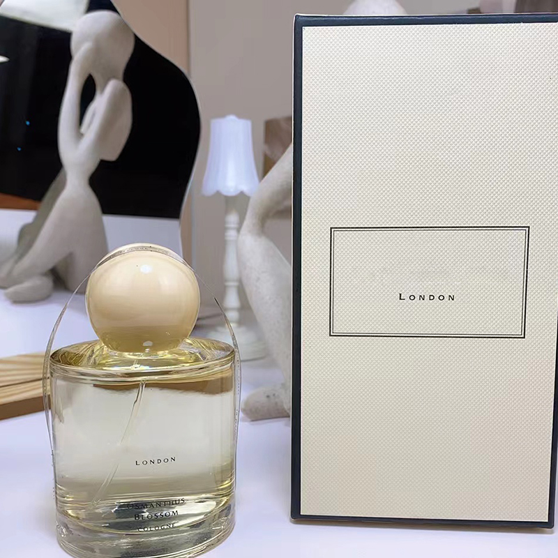 Designer Women Perfume OSMANTHUS BLOSSOM Anti-Perspirant Deodorant 100 ML Spray Natural Ladies Fragrance 3.4 FL.OZ Body Mist Long Lasting Scent Fragrance For Gift 
Designer Women Perfume OSMANTHUS BLOSSOM Anti-Perspirant Deodorant 100 ML Spray Natural Ladies Fragrance 3.4 FL.OZ Body Mist Long Lasting Scent Fragrance For Gift