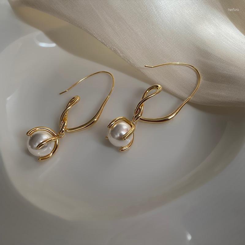Dangle Earrings Elegant Arc Twisted Pearl Drop For Women Vintage Punk Fashion Irregular Jewelry Lady Temperament Accessories
Dangle Earrings Elegant Arc Twisted Pearl Drop For Women Vintage Punk Fashion Irregular Jewelry Lady Temperament Accessories