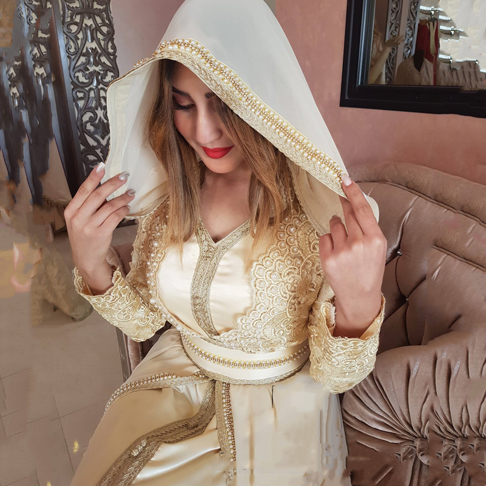 Elegant Arabic Moroccan Kaftan Evening Formal Dresses With Hat Lace Appliques Long Sleeves Floor Length A-Line Modest Muslim Beige Prom Party Gowns