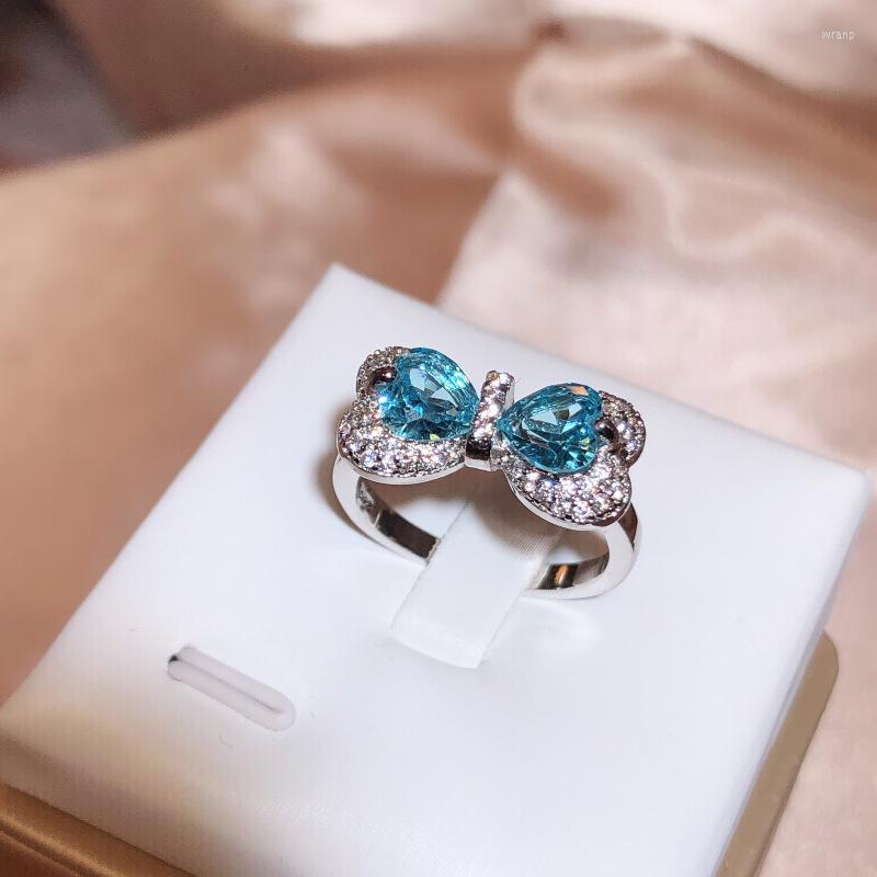 Cluster Rings Fashion Blue Bow Ring For Ladies Exquisite Shiny Zircon Attendance Party Jewelry All-match Temperament Female
Cluster Rings Fashion Blue Bow Ring For Ladies Exquisite Shiny Zircon Attendance Party Jewelry All-match Temperament Female