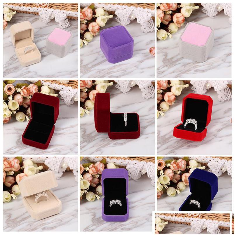 Jewelry Boxes Mix Colors High Quality Veet Engagement Earring Ring Pendant Display Storage Box Case For Women Drop D Dhgarden Dhumk
Jewelry Boxes Mix Colors High Quality Veet Engagement Earring Ring Pendant Display Storage Box Case For Women Drop D Dhgarden Dhumk