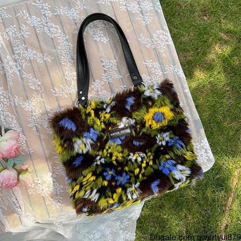 qwertyui879 JIOMAY Fluffy Bag for Women 2022 New Luxury Handbags Winter Plush Shoulder Bags Colorful Floral Printing Large Capacity Tote Bag 413SMT, M black
qwertyui879 JIOMAY Fluffy Bag for Women 2022 New Luxury Handbags Winter Plush Shoulder Bags Colorful Floral Printing Large Capacity Tote Bag 413SMT, M black