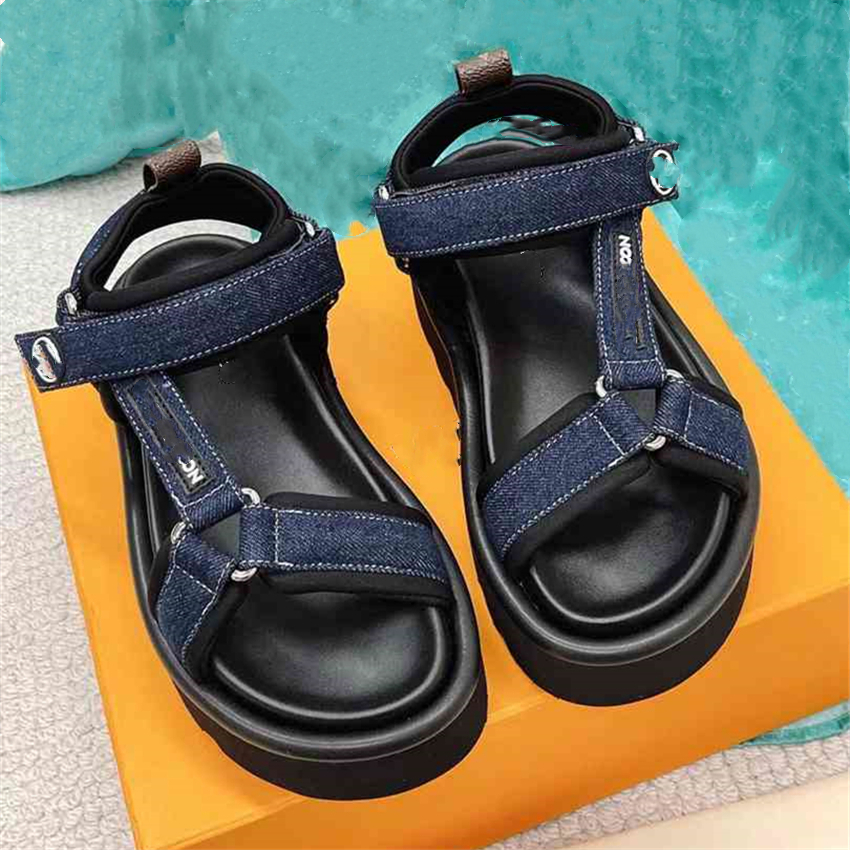 Fashion Sandals 2023 Louisity Women's Business Work heels The latest style letter logo summer Viutonity casual student sandals lvity 04---015
Fashion Sandals 2023 Louisity Women's Business Work heels The latest style letter logo summer Viutonity casual student sandals lvity 04---015