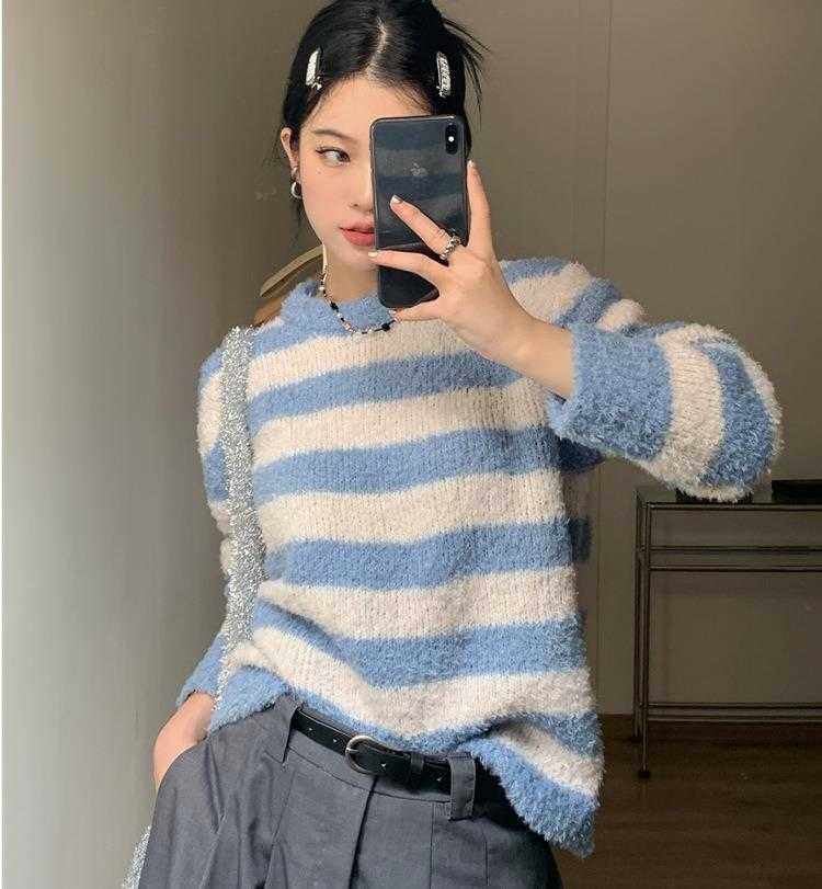 Striped Plush Sweater: Cozy Crew Neck for Autumn & Beyond, Black