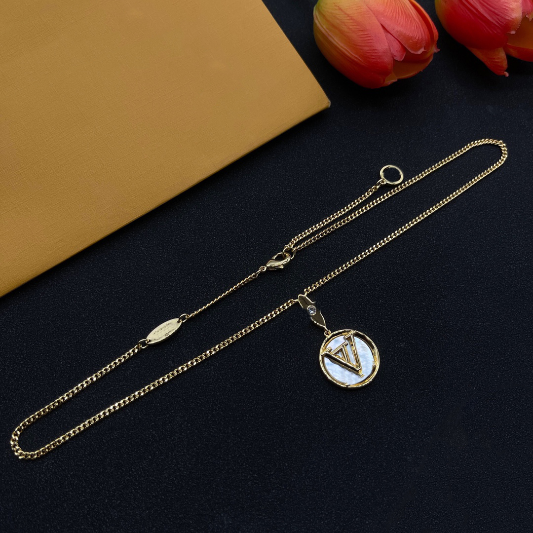 Women Luxury Designer Pendant Necklaces Louisity Brand Fashion Jewelry Metal Letter Viutonity Crystal For Woman Trend Chains Necklace cjeweler fgre56we
Women Luxury Designer Pendant Necklaces Louisity Brand Fashion Jewelry Metal Letter Viutonity Crystal For Woman Trend Chains Necklace cjeweler fgre56we