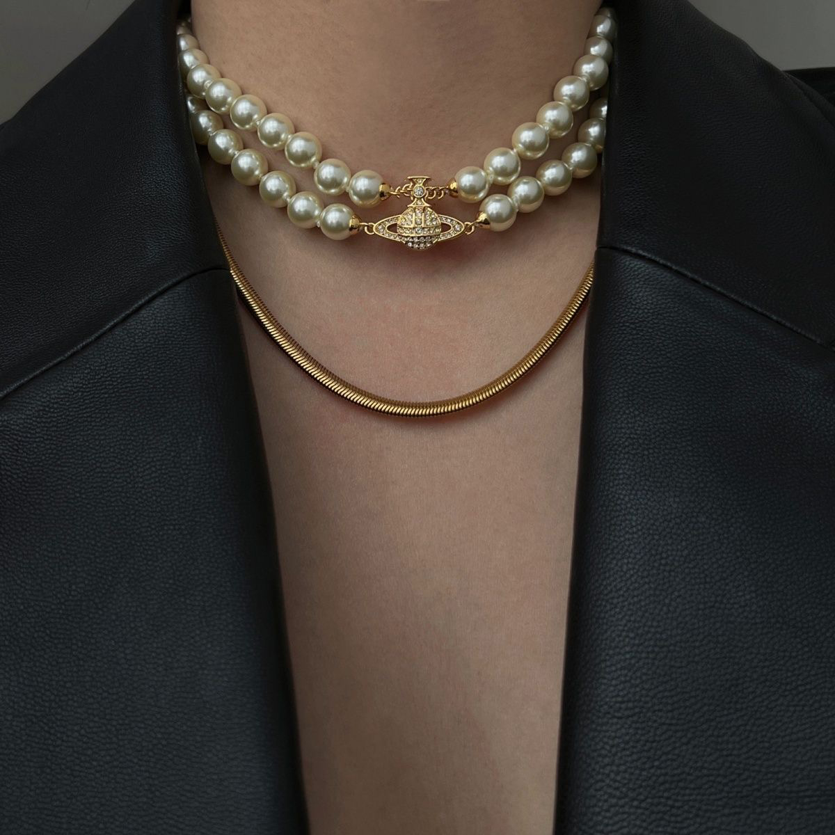 Luxury Fashion Double pearl necklace pendant Designer Jewelry Stereoscopic Saturn Necklace Retro Style
Luxury Fashion Double pearl necklace pendant Designer Jewelry Stereoscopic Saturn Necklace Retro Style