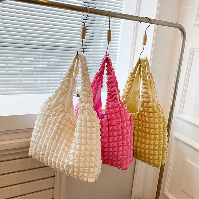 Evening Bags Korean Fashion Cloud Bubble Flower Shoulder Bag For Girls Soft Simple Plaid Shopping Solid Color Grocery Handbags Female, Rose red
Evening Bags Korean Fashion Cloud Bubble Flower Shoulder Bag For Girls Soft Simple Plaid Shopping Solid Color Grocery Handbags Female, Rose red