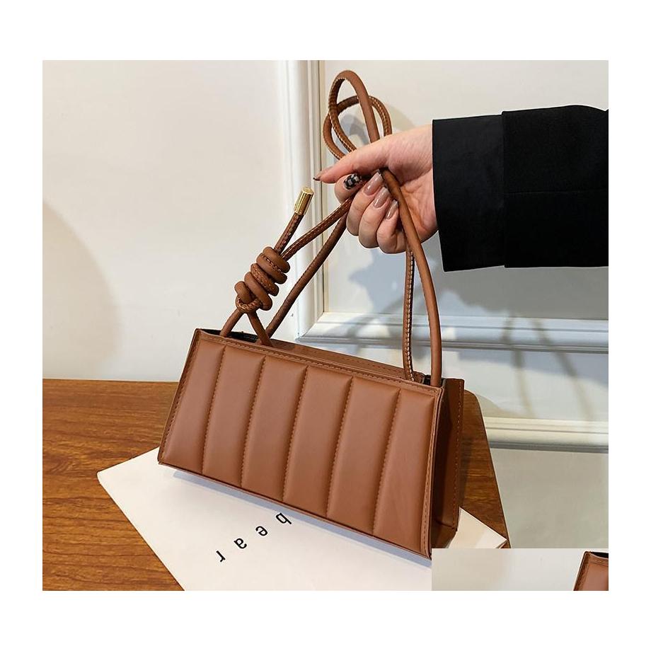 Evening Bags Women Korean Fashion Embossed Lattice Square Shoder Bag Womens One Armpit Handbag Drop Delivery Lage Accessories Dh2N5, Green
Evening Bags Women Korean Fashion Embossed Lattice Square Shoder Bag Womens One Armpit Handbag Drop Delivery Lage Accessories Dh2N5, Green