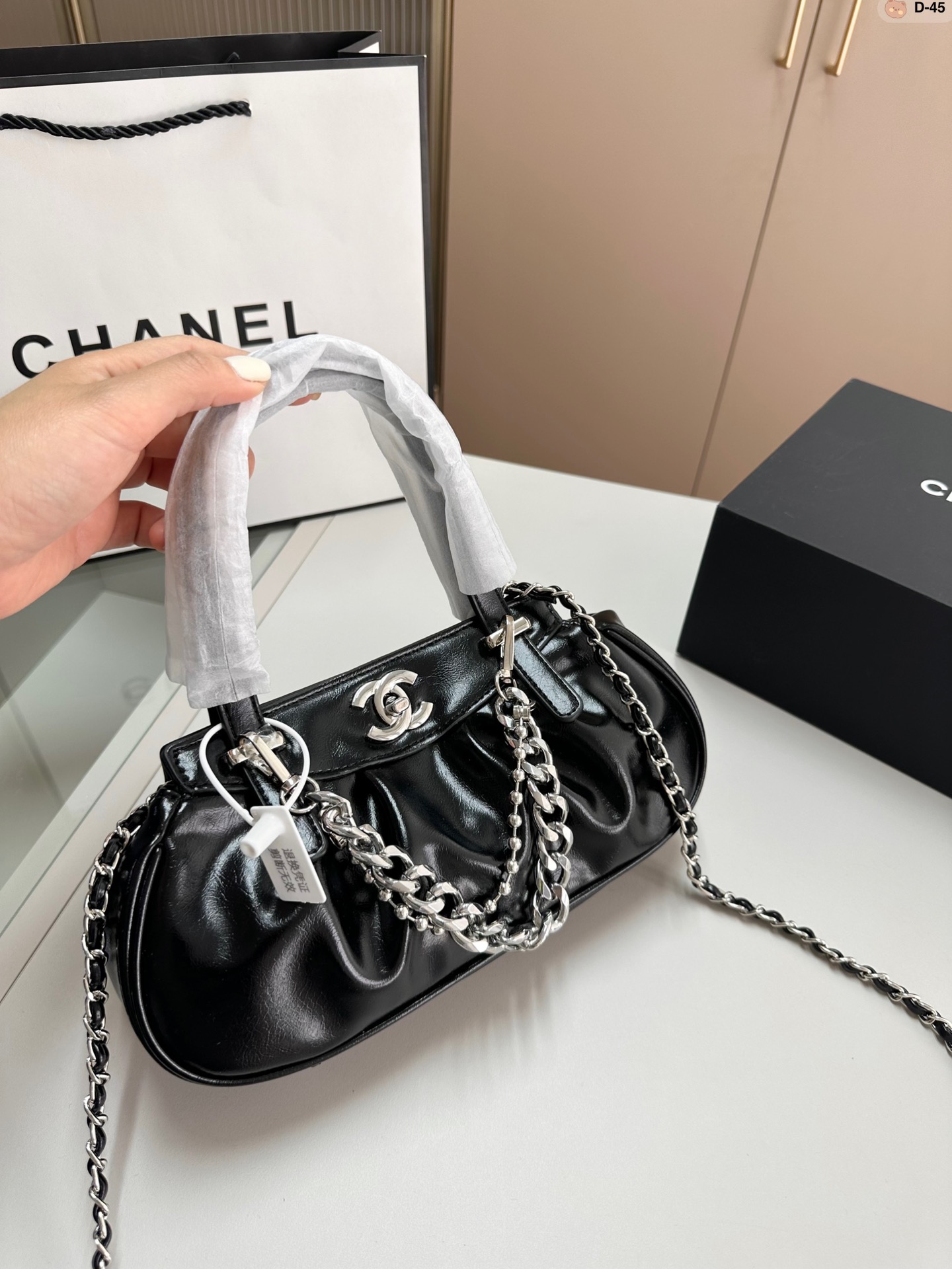 Chanel handbags armpits chain bags real leather patent leather solid color tricolor sale logo metal fashion easy to look exquisite Daily Street Spice Girls must have, White
Chanel handbags armpits chain bags real leather patent leather solid color tricolor sale logo metal fashion easy to look exquisite Daily Street Spice Girls must have, White
