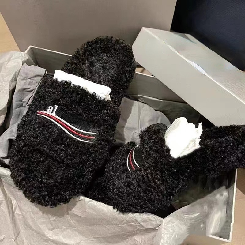 Luxury Slides Paris Designer men women Slippers Ladies Wool Winter Fur Fluffy Furry Warm Letters Sandals Comfortable Fuzzy Girl Flip Flop Slipper, White
Luxury Slides Paris Designer men women Slippers Ladies Wool Winter Fur Fluffy Furry Warm Letters Sandals Comfortable Fuzzy Girl Flip Flop Slipper, White