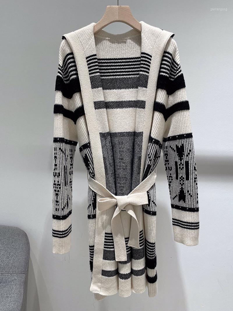 Women's Knits Women Cashmere Striped Jacquard Hooded Knitted Cardigan 2023 Autumn Winter Ladies Mid-Length Sweater Coat With Sashes
Women's Knits Women Cashmere Striped Jacquard Hooded Knitted Cardigan 2023 Autumn Winter Ladies Mid-Length Sweater Coat With Sashes