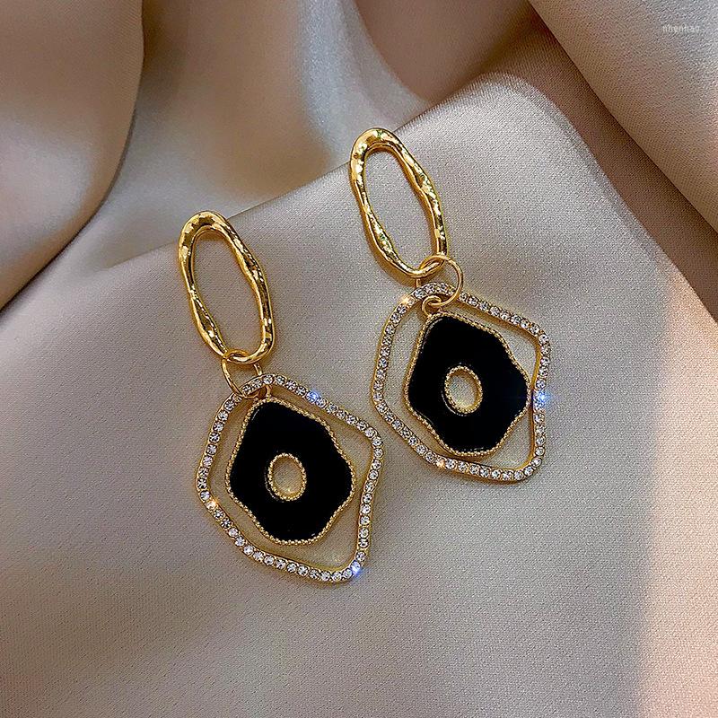Dangle Earrings South Korea Web Celebrity Earring Geometric Irregular Ring Simple Temperament Pendant
Dangle Earrings South Korea Web Celebrity Earring Geometric Irregular Ring Simple Temperament Pendant