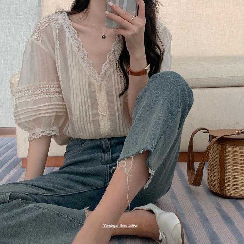 French Retro Shirt Heavy Duty Jacquard Dark Lace V Neck Short Sleeved Top For Women, Beige slightly transparent
French Retro Shirt Heavy Duty Jacquard Dark Lace V Neck Short Sleeved Top For Women, Beige slightly transparent