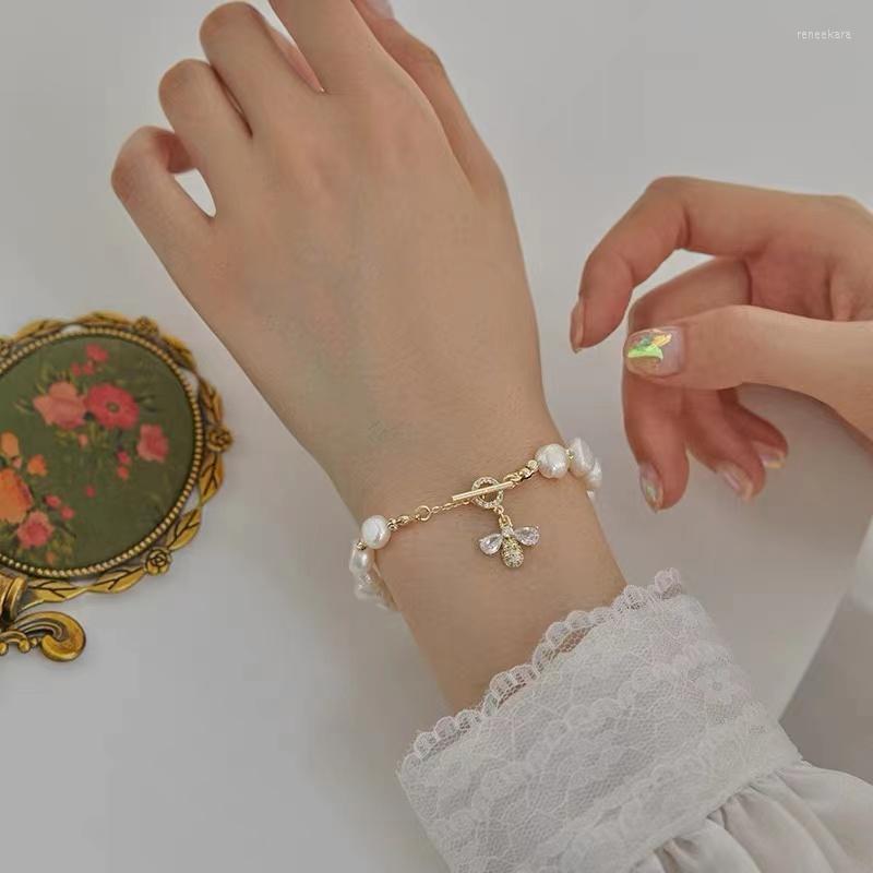 Strand Elegant Baroque Natural Pearl String Bracelet For Woman Luxury Zircon Bee Pendant Fashion Girl's Sweet Jewelry
Strand Elegant Baroque Natural Pearl String Bracelet For Woman Luxury Zircon Bee Pendant Fashion Girl's Sweet Jewelry