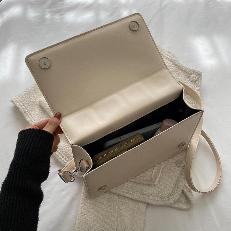 Evening Bags PU Leather Small Crossbody Bag Fashion Plaid Commute Lightweight Portable Soft Casual Simple For Weekend Vacation Travel, White
Evening Bags PU Leather Small Crossbody Bag Fashion Plaid Commute Lightweight Portable Soft Casual Simple For Weekend Vacation Travel, White
