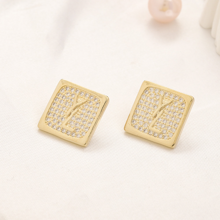 925 Sliver Earrings Stud Fashion Square Letter Earring Designer Jewelry Spring 18K Gold Plated Earrings Vintage Women Gift Jewelry Wholesale ZG2261
925 Sliver Earrings Stud Fashion Square Letter Earring Designer Jewelry Spring 18K Gold Plated Earrings Vintage Women Gift Jewelry Wholesale ZG2261