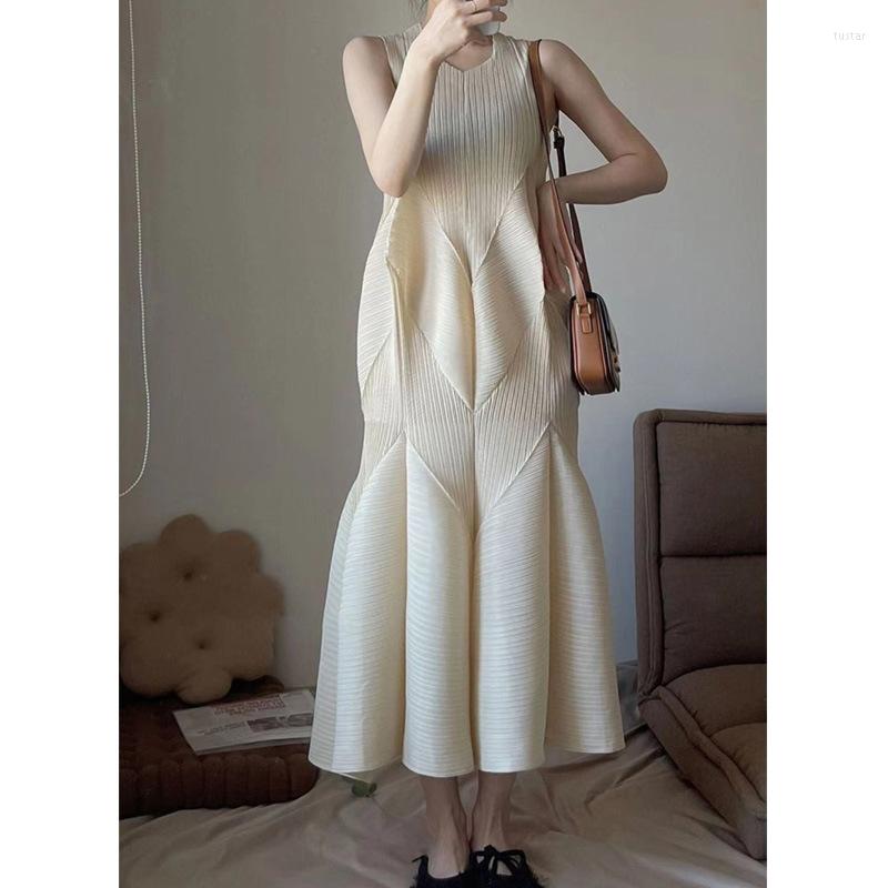 Casual Dresses For Women Retro Silhouette Pleated Sleeveless Womens Clothing Girls Style Solid Dress Autumn/summer Fashion Clothes, Light apricot
Casual Dresses For Women Retro Silhouette Pleated Sleeveless Womens Clothing Girls Style Solid Dress Autumn/summer Fashion Clothes, Light apricot
