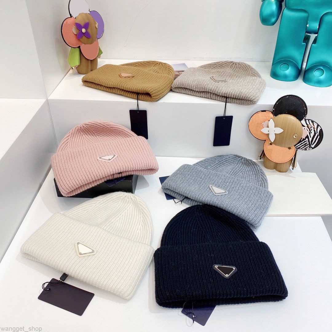 Fashion Designer Beanie Mens Womens Knitted Hats Bonnet 2023 Winter Fitted Knitted Wool Cashmere Unisex Casual Hat Plus Velvet Cap Skull cap, Beige
Fashion Designer Beanie Mens Womens Knitted Hats Bonnet 2023 Winter Fitted Knitted Wool Cashmere Unisex Casual Hat Plus Velvet Cap Skull cap, Beige