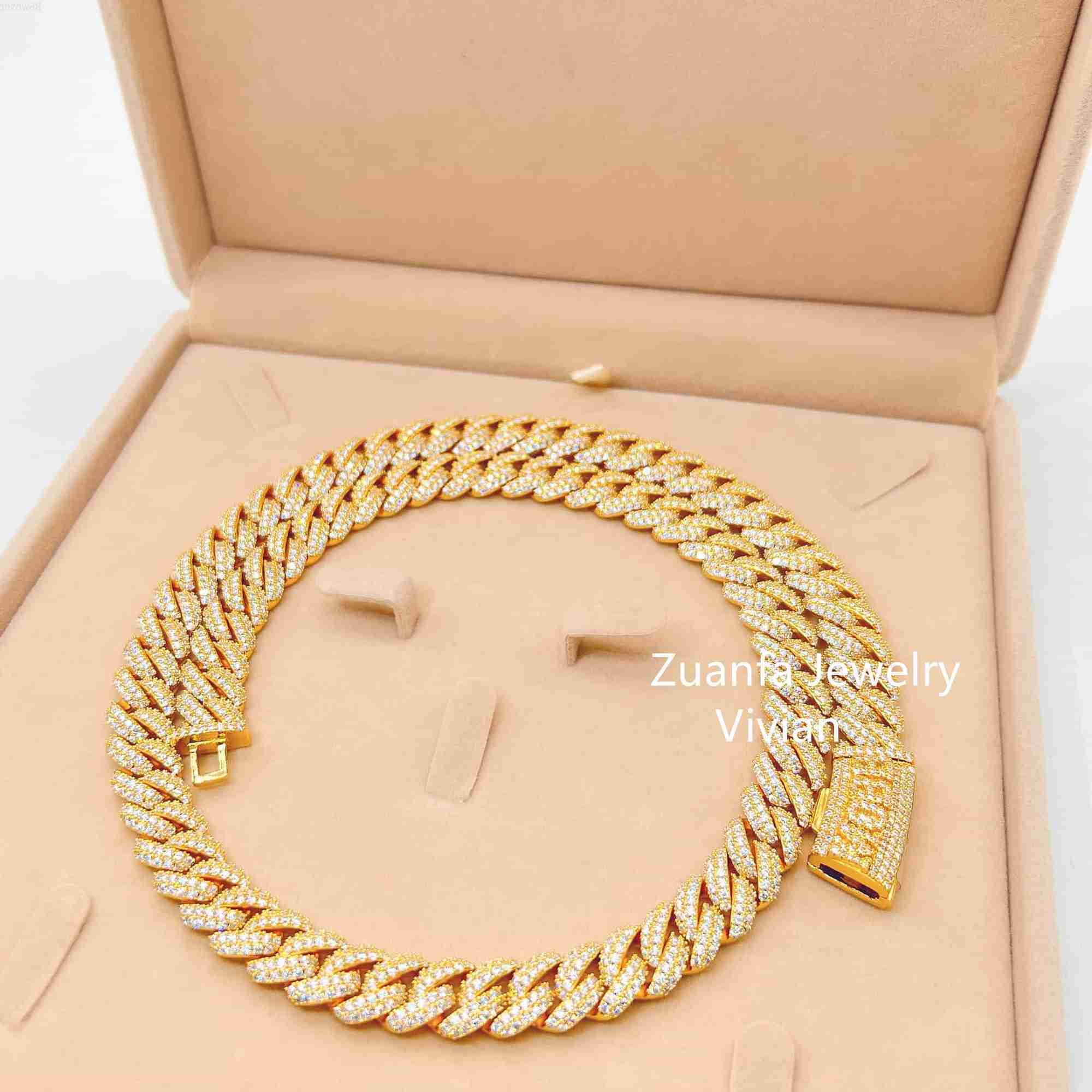Pass Diamond Tester Iced Out Diamond Hip Hop Jewelry Silver 925 Vvs Moissanite Necklace Cuban Link Chain
Pass Diamond Tester Iced Out Diamond Hip Hop Jewelry Silver 925 Vvs Moissanite Necklace Cuban Link Chain