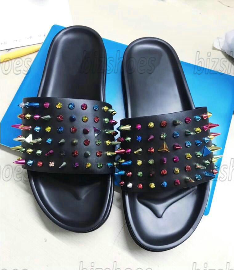 Men's Pool Fun Spiked Leather Sport Slipper Donna Pool Stud Slides Red Sole Flat sandals Black Summer wide straps Mules Calf leather Slip-on Thick Bottom, 01
Men's Pool Fun Spiked Leather Sport Slipper Donna Pool Stud Slides Red Sole Flat sandals Black Summer wide straps Mules Calf leather Slip-on Thick Bottom, 01
