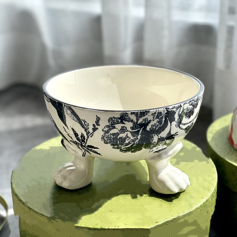 Designer Dog Bowls Ceramic Pet Bowl With Classic Letters Heavy Duty Ceramic Cat Dish Dogs Bowls for Food and Water
Designer Dog Bowls Ceramic Pet Bowl With Classic Letters Heavy Duty Ceramic Cat Dish Dogs Bowls for Food and Water