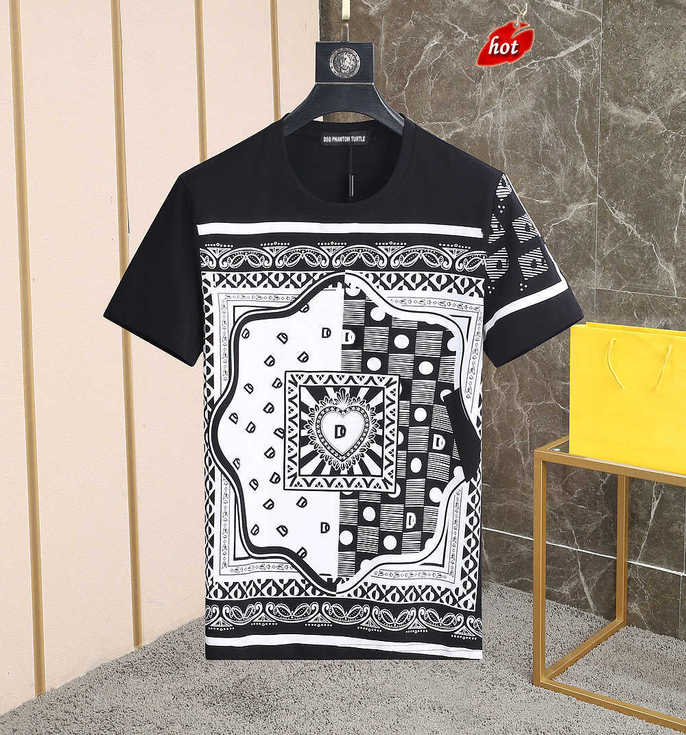 Mens Designer T shirt Italian Milan Fashion Scarf Print Tshirt Summer Black White Tshirt Male Hip Hop Streetwear 100 Cotton Tops 120 dsquare 2 d2 dsqs dsq2s 956I
Mens Designer T shirt Italian Milan Fashion Scarf Print Tshirt Summer Black White Tshirt Male Hip Hop Streetwear 100 Cotton Tops 120 dsquare 2 d2 dsqs dsq2s 956I