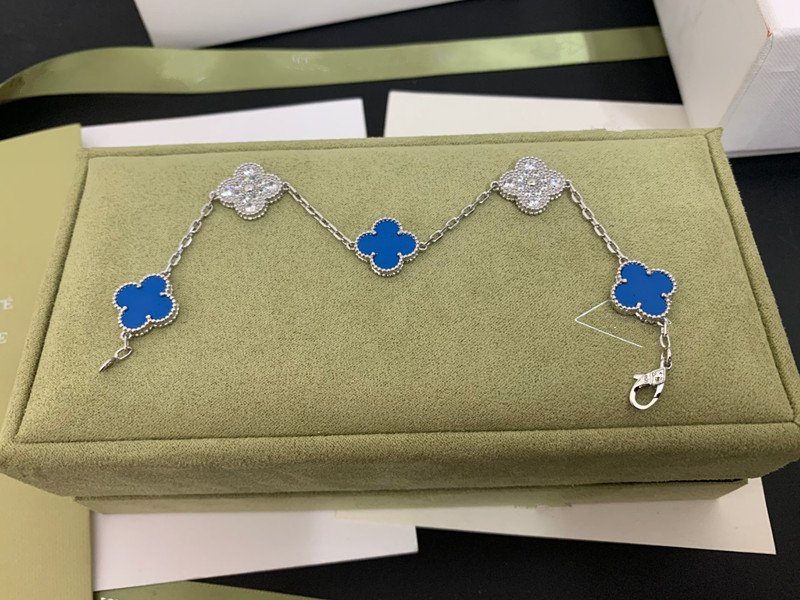 van clover bracelet Classic Lucky Clover Blue Diamond Bracelet 18K Gold Plated Ladies and Girls Bracelets Valentines Day Mothers Day Engagement J
van clover bracelet Classic Lucky Clover Blue Diamond Bracelet 18K Gold Plated Ladies and Girls Bracelets Valentines Day Mothers Day Engagement J