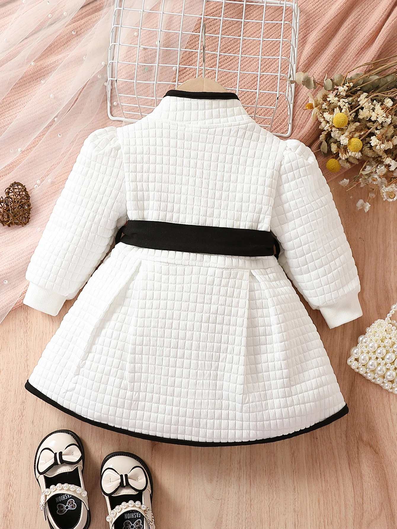 Jackets Baby Girls Fashion Autumn And Winter Thermal Belted Dress Set Princess Coat Classic Black White Color Contrast Cardigan 231115