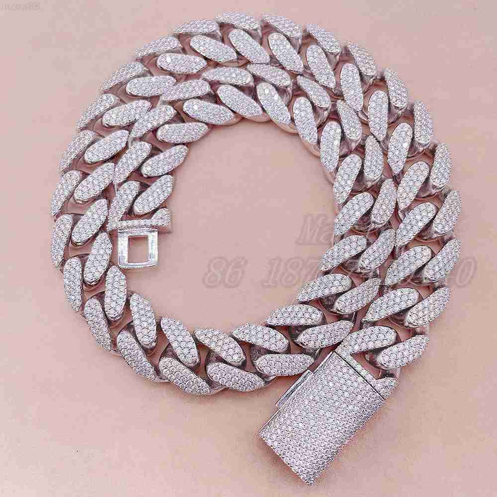 18mm Width 925 Silver Vvs Moissanite Custom Diamond Pendant Necklace Luxury Cuban Link for Men Icedout Hip Hop Cuban Jewelry
18mm Width 925 Silver Vvs Moissanite Custom Diamond Pendant Necklace Luxury Cuban Link for Men Icedout Hip Hop Cuban Jewelry