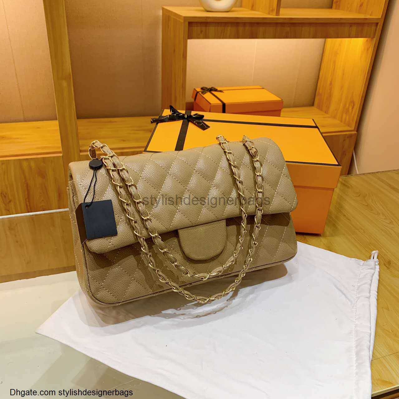 Designer Bags classic handbag Top quilted Shoulder Bags tote Womens Luxurys Designer flap clutch golden metal letter logo Leather CrossBody duffle bag, 0512#dark green
Designer Bags classic handbag Top quilted Shoulder Bags tote Womens Luxurys Designer flap clutch golden metal letter logo Leather CrossBody duffle bag, 0512#dark green