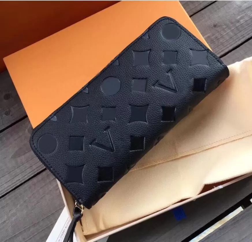Top Fashion womens wallet clutch Black Diamond pattern Genuine Leather single zipper zippy wallets lady ladies long classic purse with orange box and dust bag 60017, Embossed pink
Top Fashion womens wallet clutch Black Diamond pattern Genuine Leather single zipper zippy wallets lady ladies long classic purse with orange box and dust bag 60017, Embossed pink