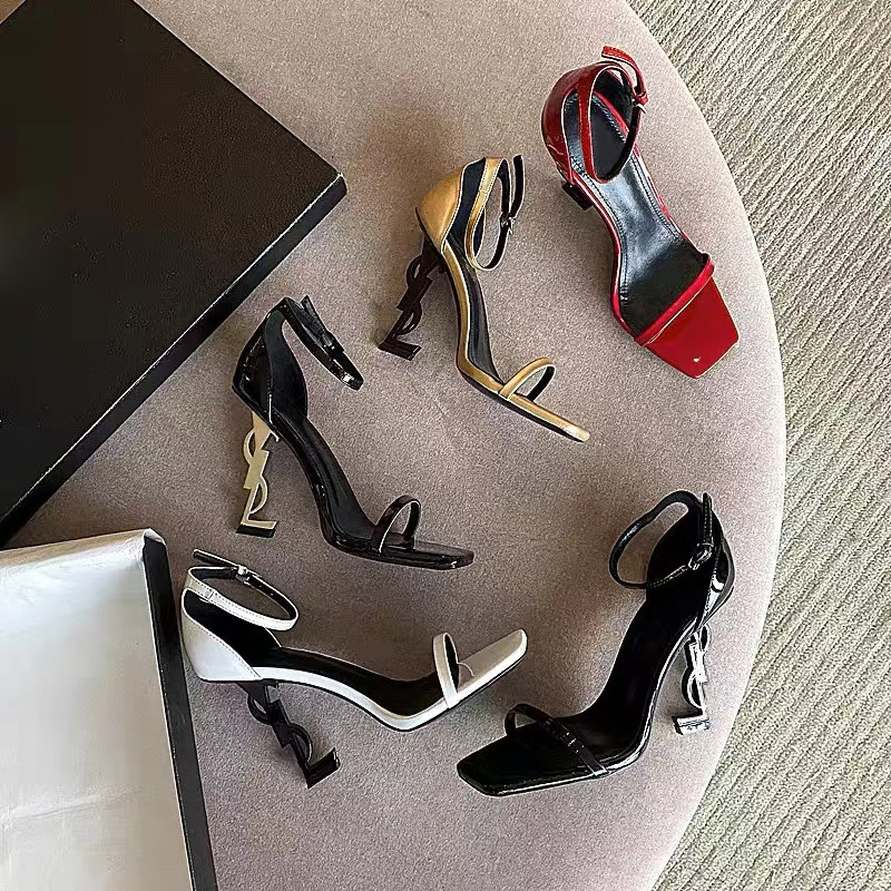 Classics Women heels shoes Sandals fashion Beach Thick bottom slippers Alphabet lady Leather High heel shoe slide, #8
Classics Women heels shoes Sandals fashion Beach Thick bottom slippers Alphabet lady Leather High heel shoe slide, #8