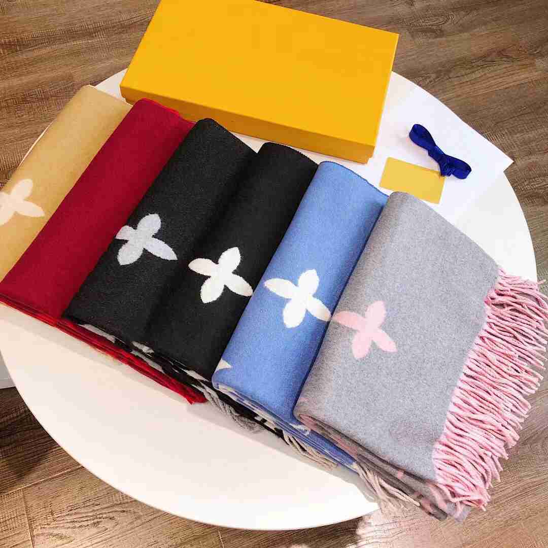 2022 Luxury cashmere scarf for autumn and winter women to thicken and keep warm versatile new hot style double-sided long
2022 Luxury cashmere scarf for autumn and winter women to thicken and keep warm versatile new hot style double-sided long