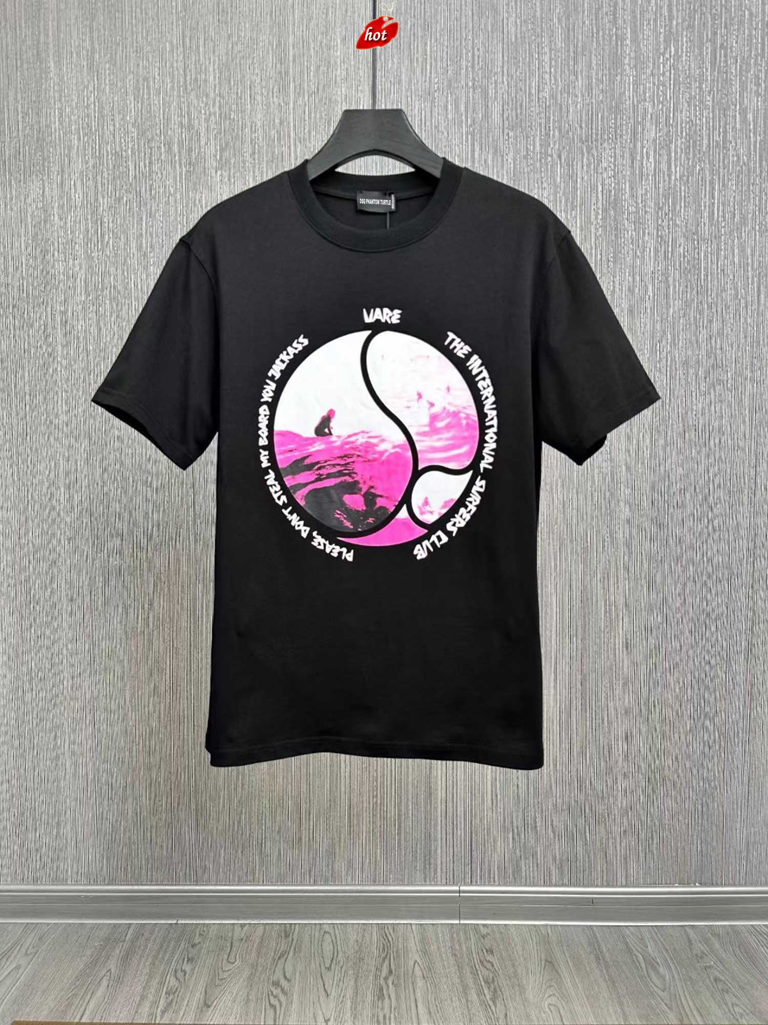 Mens TShirts Mens Designer T Shirts Black White Surfer Club Cool Tshirt Men Summer Fashion Casual Street Tshirt Tops Plus Size MXXXL dsquare 2 d2 dsqs dsq2s 5XMP
Mens TShirts Mens Designer T Shirts Black White Surfer Club Cool Tshirt Men Summer Fashion Casual Street Tshirt Tops Plus Size MXXXL dsquare 2 d2 dsqs dsq2s 5XMP