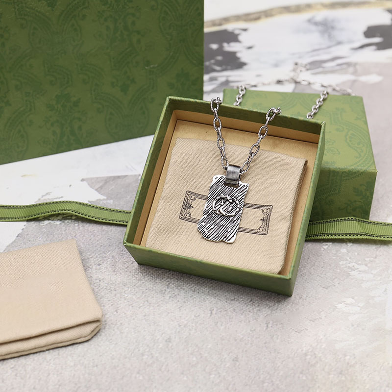 Vintage Metal Necklace Designer Letter Pendant Necklaces Fashion Mens Chain Charm Jewelry Fashion Gift Lover Jewelrys
Vintage Metal Necklace Designer Letter Pendant Necklaces Fashion Mens Chain Charm Jewelry Fashion Gift Lover Jewelrys