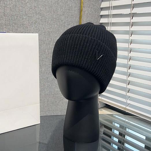 Man Knitted Hat Woman Beanie Cap Designer Letter Skull Caps Winter Hats 6 Color Luxury Casual Warm Hood