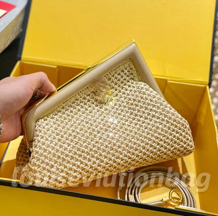 Luxury Designer woody the tote straw bag Vacation summer travel Raffia Straw First Handbag Shopping Bags clutch crossbody fashion Beach Shoulder Bag fendes handbag, 1 103930
Luxury Designer woody the tote straw bag Vacation summer travel Raffia Straw First Handbag Shopping Bags clutch crossbody fashion Beach Shoulder Bag fendes handbag, 1 103930