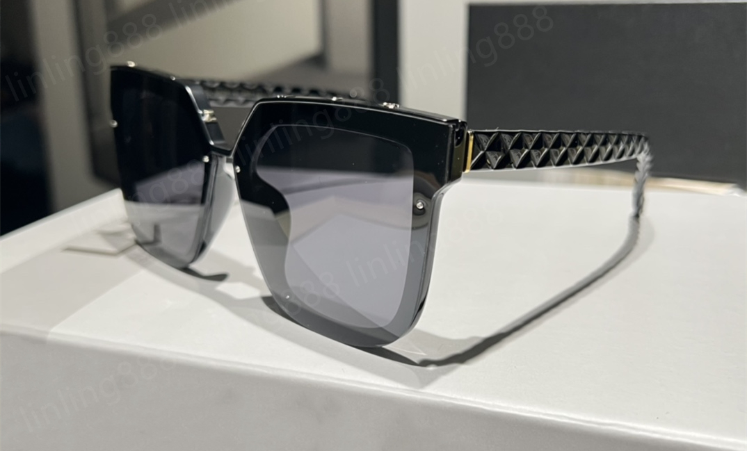 Luxury Fashion Design Luxury Polarized sunglasses for women Fashion Classic Retro Ladies Outdoor Travel Polaroid Sun Glasses
Luxury Fashion Design Luxury Polarized sunglasses for women Fashion Classic Retro Ladies Outdoor Travel Polaroid Sun Glasses